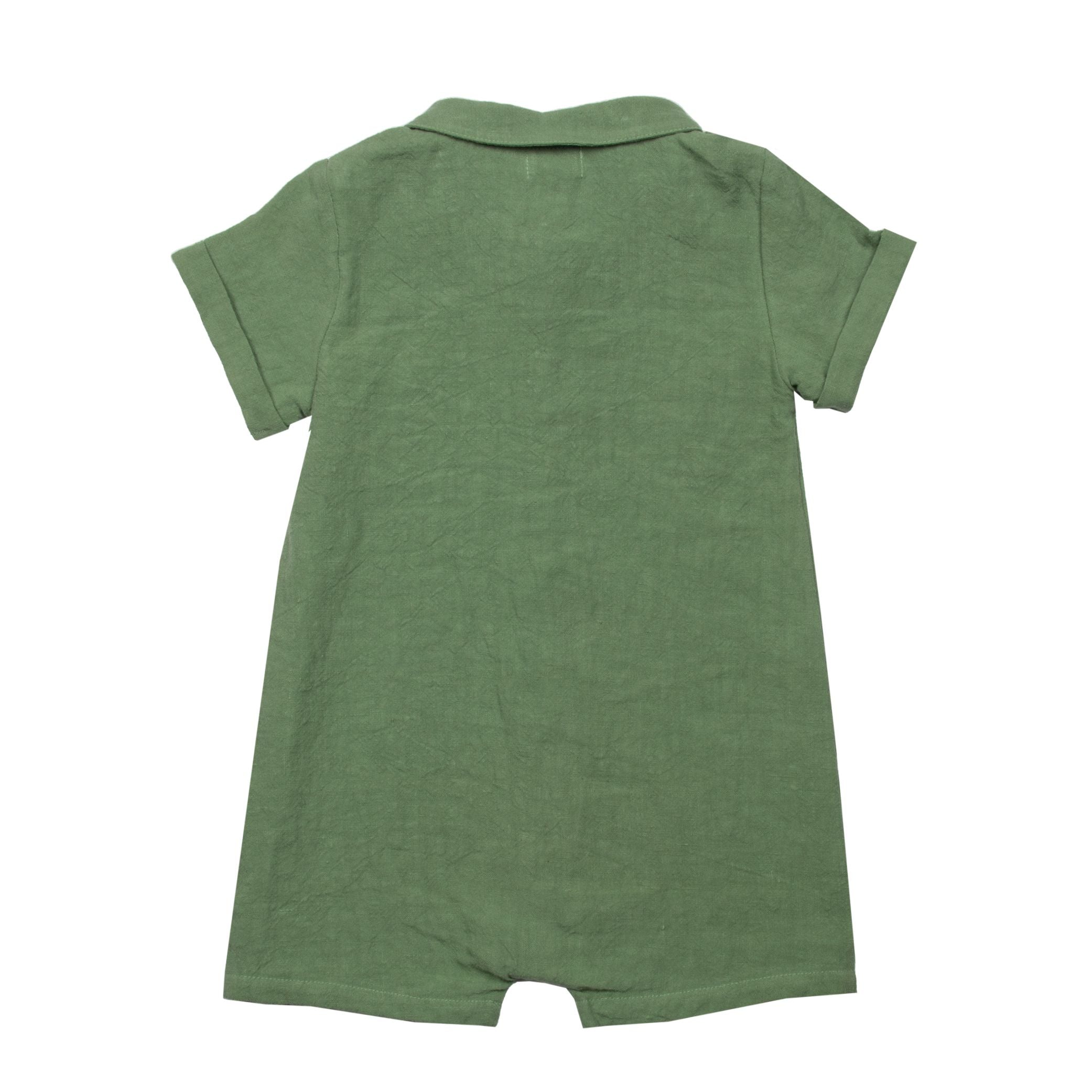 Suuky Porto Green Linen Romper, Oyster Buttons. Premium Portuguese linen. made in Portugal. Sizes 3-6 months to 18-24 months. Short sleeve with collar. Perfect for polo club, palm beach vacation, garden wedding. First birthday gift. free shipping to Canada and the US on orders over $100, with standard shipping rates of $6 CAD / $4.30 USD for orders below. Plus, rest assured, duties into the United States are included